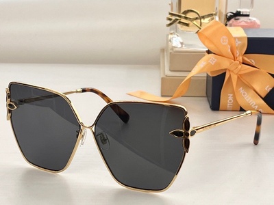 Louis Vuitton Sunglasses 735